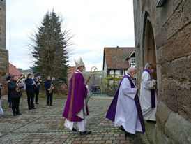 Bischof Dr. Michael Gerber besucht St. Crescentius (Foto: Karl-Franz Thiede)
